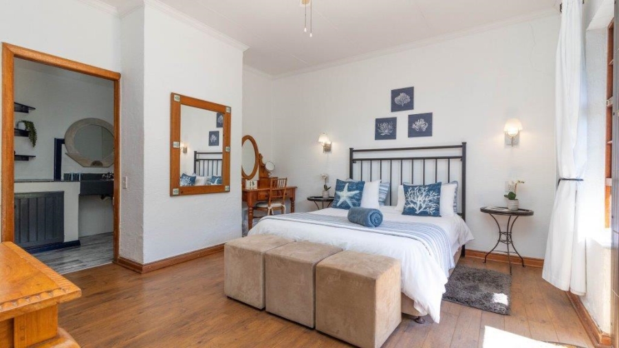 7 Bedroom Property for Sale in Westcliff Western Cape